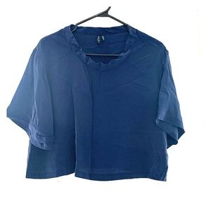 🎀 Guess by Marciano crop top size M 🎀